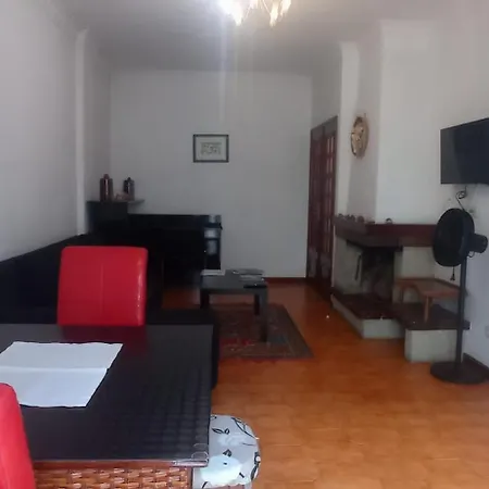 Alojamentos Turismo E Negocios Apartment *